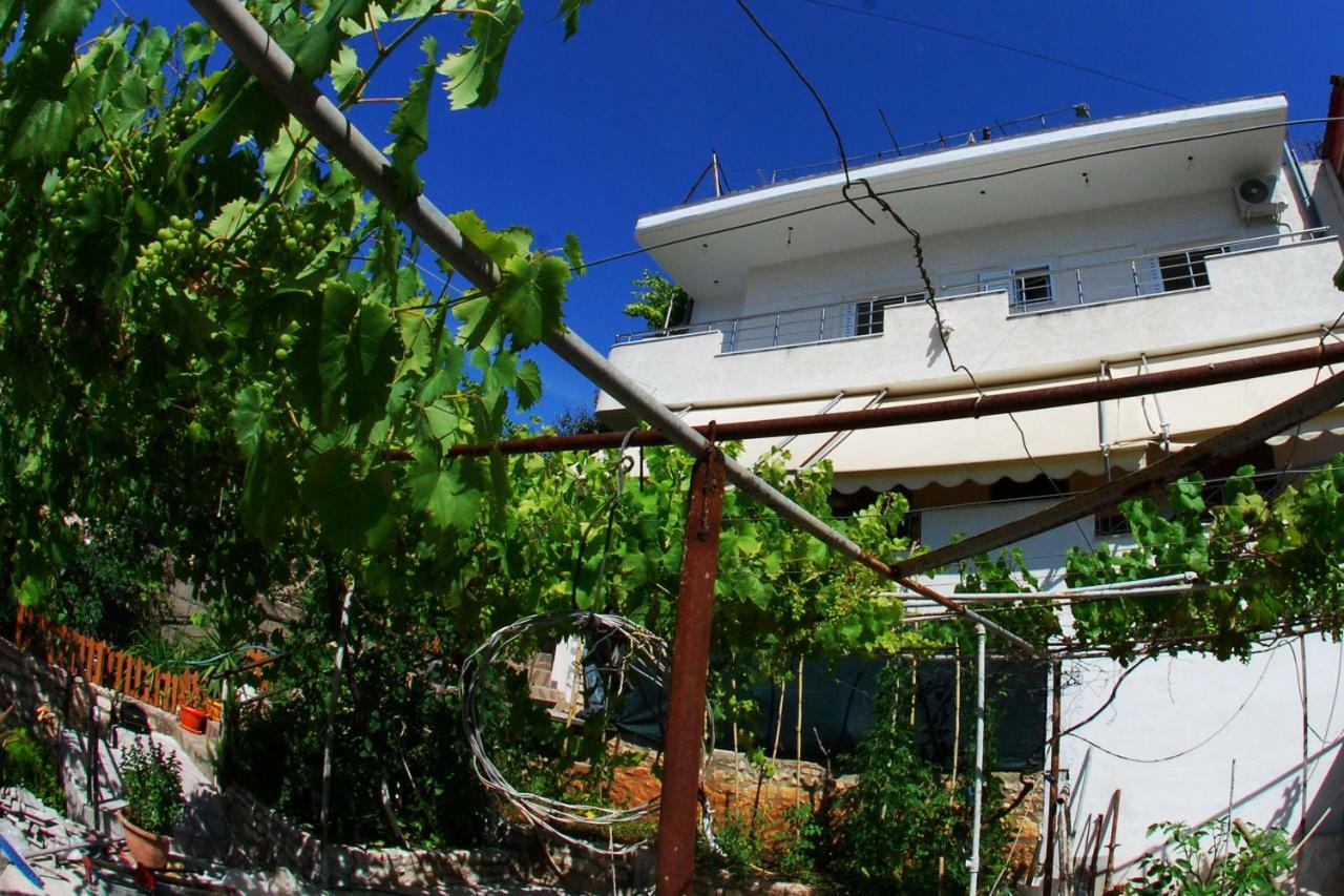 Rafail'S Apartment Sarandë Exterior foto